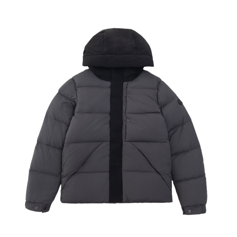 G*u*i down coat
